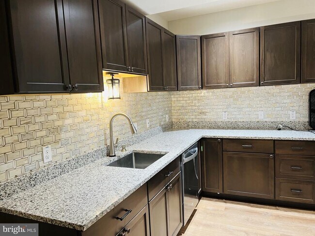 Building Photo - 107 Shilling Ave