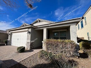 Building Photo - BEAUTIFUL 3 BEDROOM 2 BATHROOM HOME IN PEORIA
