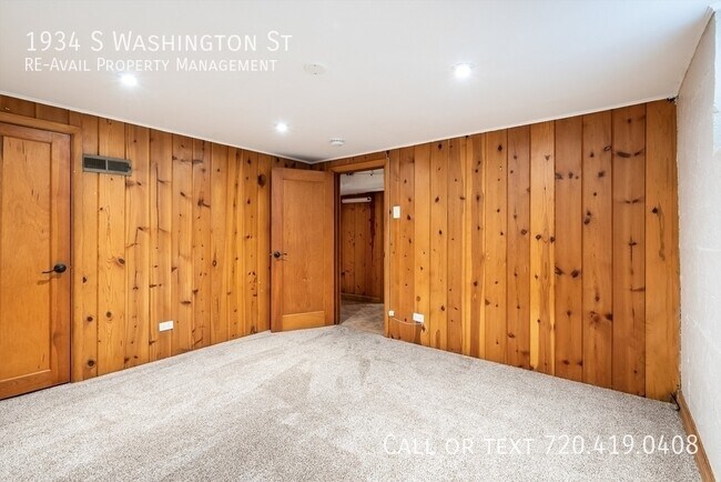 Building Photo - 1934 S Washington St
