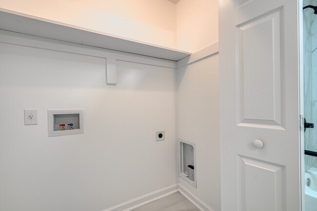 Building Photo - 2416 Horseshoe Bend Dr