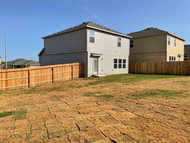 Building Photo - Available Now! Tour or Apply Today for This Charming 3 Bedroom, 2.5 Bath Home in Scott’s Hollow!