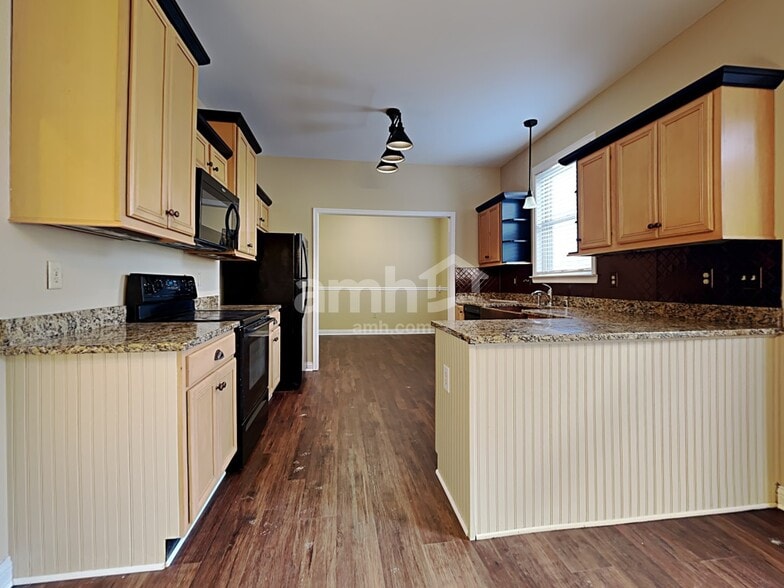 Building Photo - 11207 Sugarmill Dr