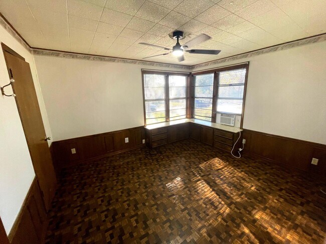 Building Photo - 1406 N 2nd St