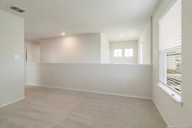 Building Photo - 414 Retama Pass