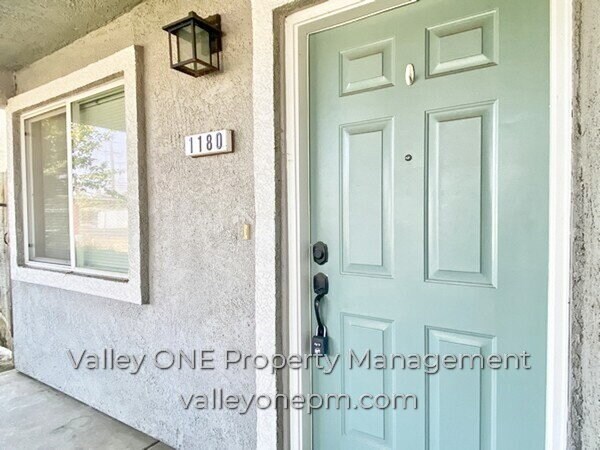Building Photo - COMING SOON! Private Ground Floor Townhome in Desirable Complex with Attached 2 Car Garage