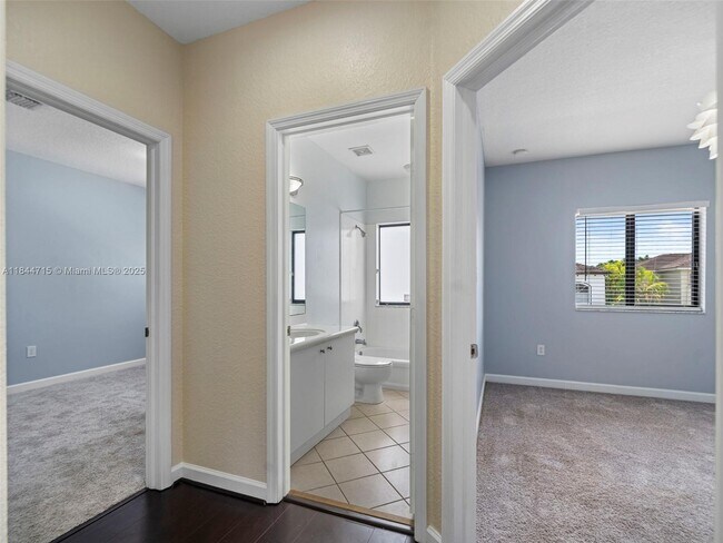 Building Photo - 1438 SW 154th Ct