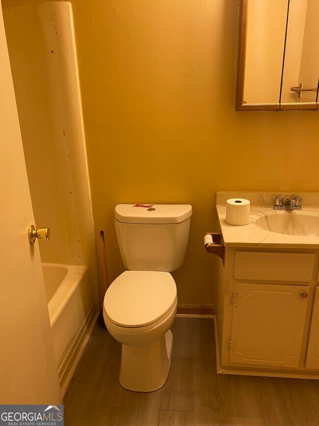 Building Photo - 8574 Creekwood Way