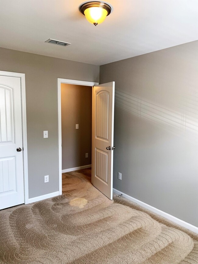 Building Photo - 2208 Sunny Cove Dr