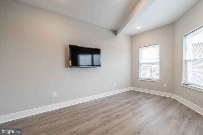 Building Photo - 421 N 39th St