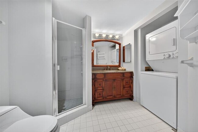 Building Photo - 20185 E Country Club Dr