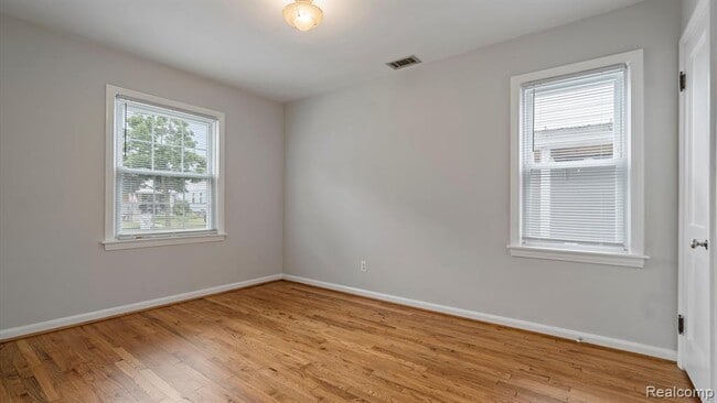 Building Photo - 421 W Morehouse Ave