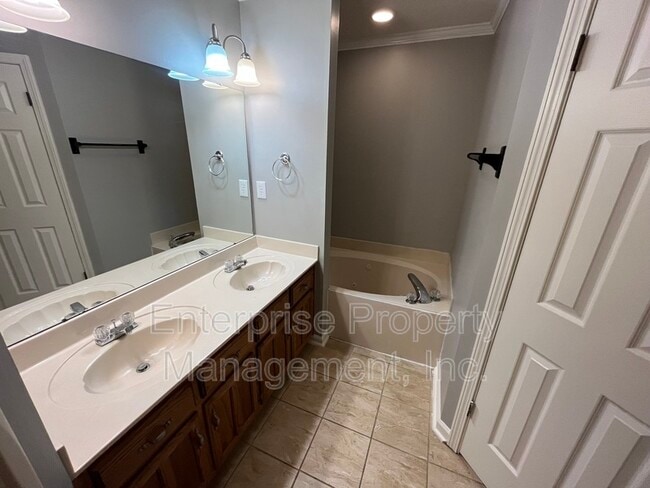 Building Photo - 3061 Ultragreen Ln