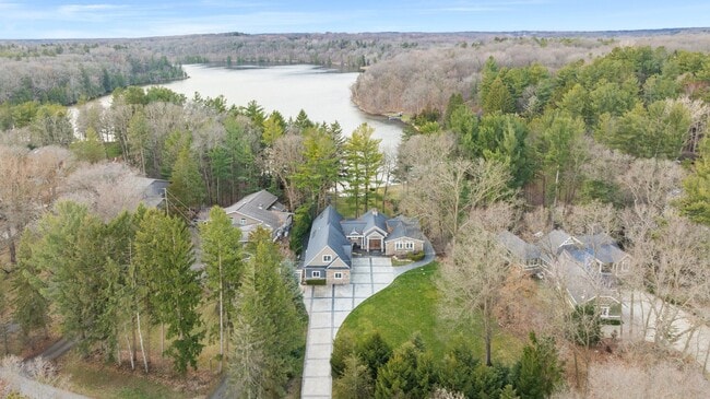 Building Photo - Stunning 5-Bed, 4.5-Bath Custom Home on Du...