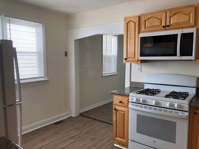 Building Photo - Sweet Home! Recently Updated! Kitchen with...