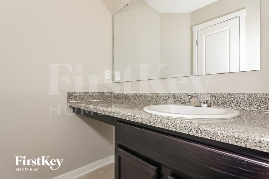 Building Photo - 4908 Gibbons Link Rd