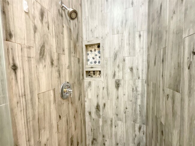 Building Photo - 9509 Dry Springs Dr