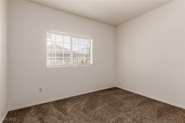 Building Photo - 4730 E Craig Rd