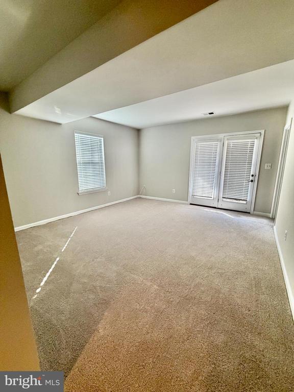 Building Photo - 45903 Peach Oak Terrace