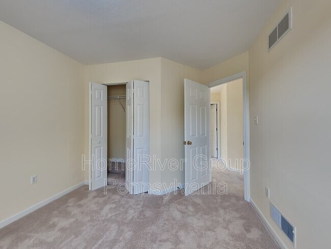 Building Photo - 301 Fairfax Dr