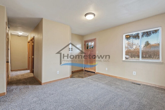 Building Photo - Beautiful 2 bedroom 1 bath Duplex in Hayden!