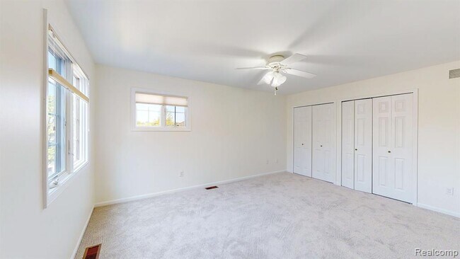 Building Photo - 18182 Blue Heron Dr