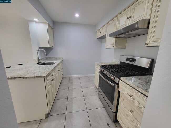 Building Photo - 11 Range Ct