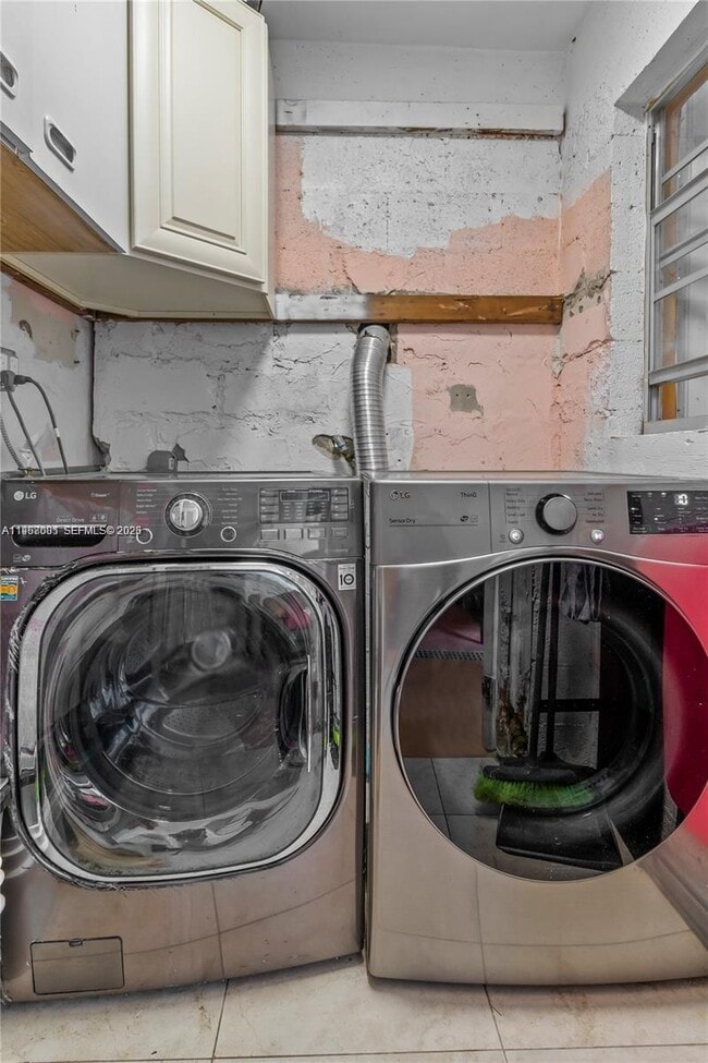 Building Photo - 860 Curtiss Dr