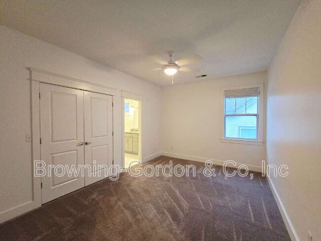 Building Photo - 6539 Thunderbird Dr