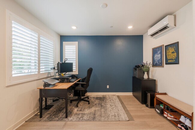 Building Photo - Newer townhome rental located in the gated One Seven Eight community!