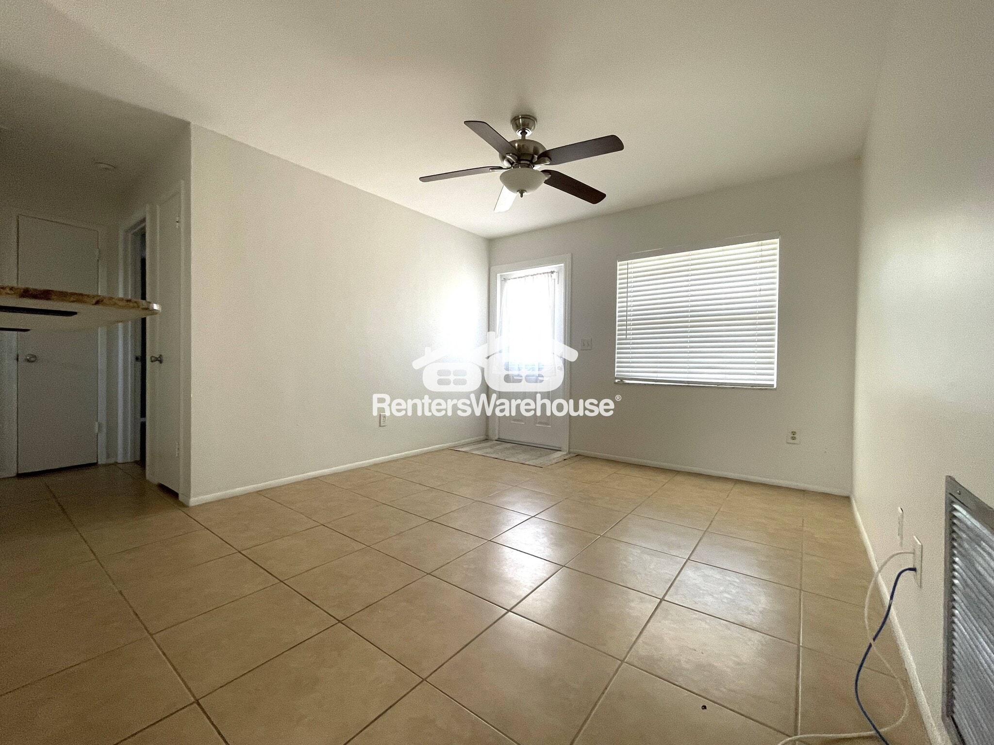 Building Photo - 1505 Beach Dr SE