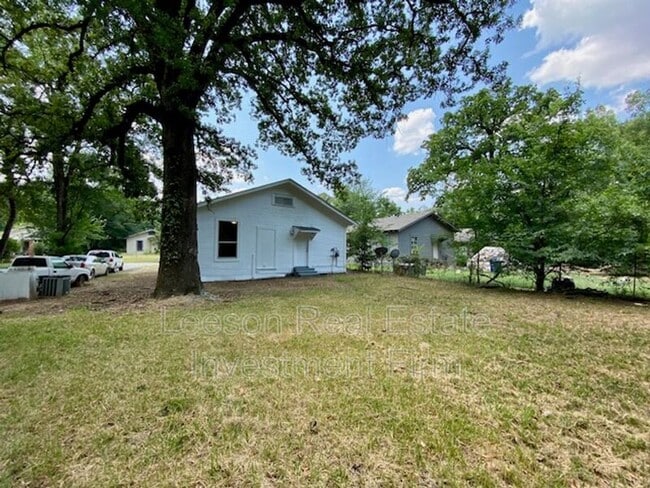 Building Photo - 2540 Dupont St