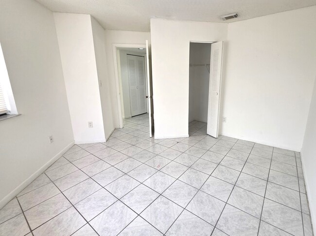 Building Photo - 9705 SW 138th Ave