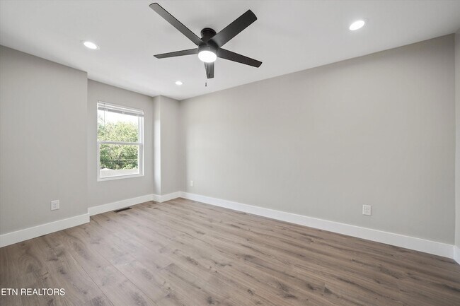 Building Photo - 2713 Tarleton Ave