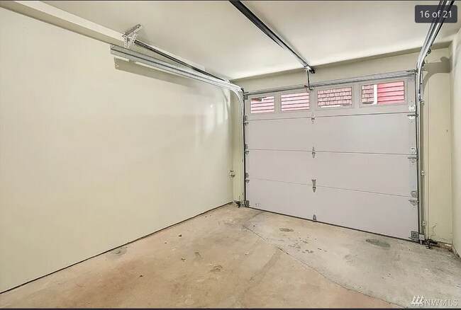 Building Photo - Modern 3Bed/3Bath Townhouse in Seattle - $3,400!!