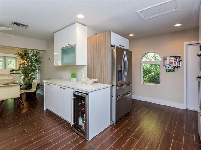 Building Photo - 2319 NE 16th Ave