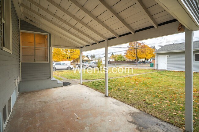 Building Photo - Newly renovated 3bd 2bath Shadle Rancher MUST SEE