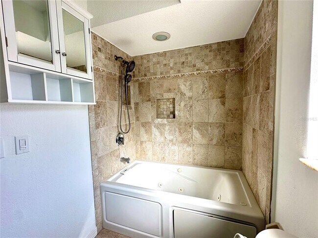 Building Photo - 4395 Hansard Ave