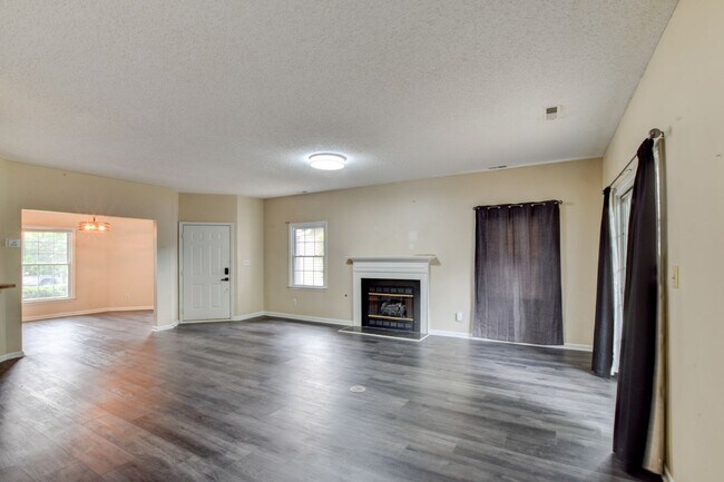 Building Photo - 922 Willow Point