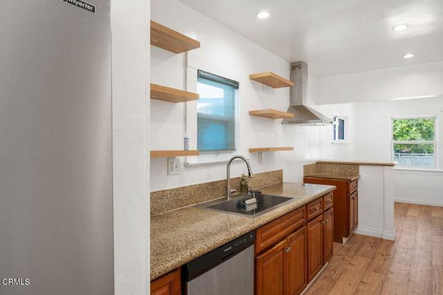 Building Photo - 1418 W 69th St