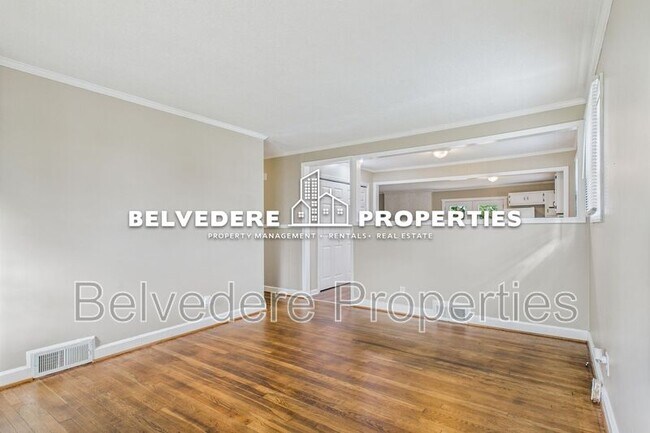 Building Photo - 2913 Wildwood Dr