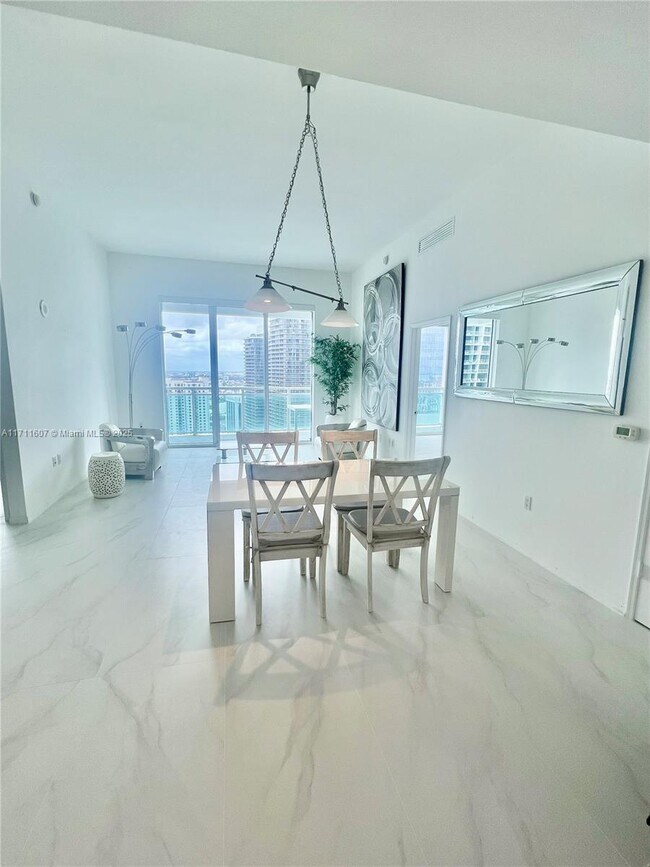 Building Photo - 951 Brickell Ave