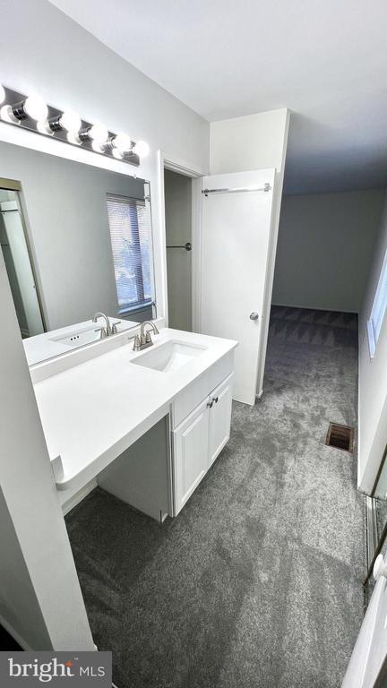 Building Photo - 10748 Wayridge Dr