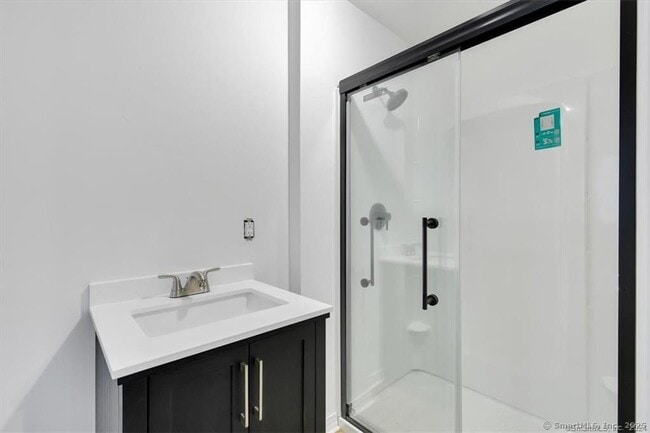 Building Photo - 275 High St