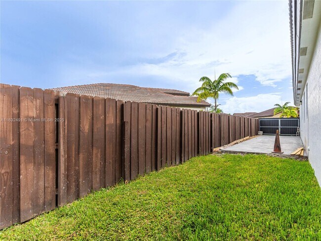 Building Photo - 28381 SW 128th Pl