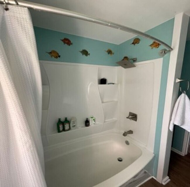 Building Photo - Available Now | Furnished 2BD/1BA Home in Hawaiian Paradise Park