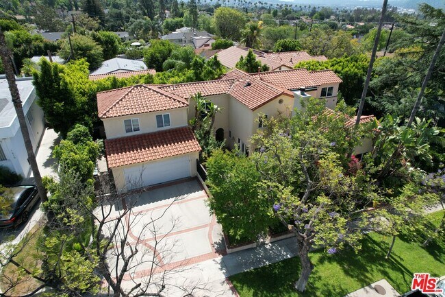 Building Photo - 1861 W Mountain St