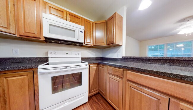 Building Photo - 1904 Karen Ln