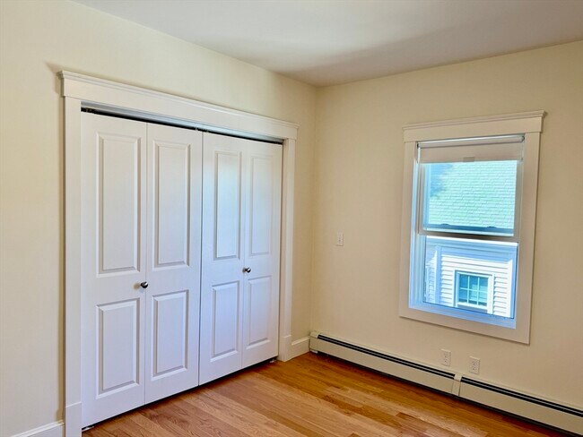Building Photo - 145 Winsor Ave