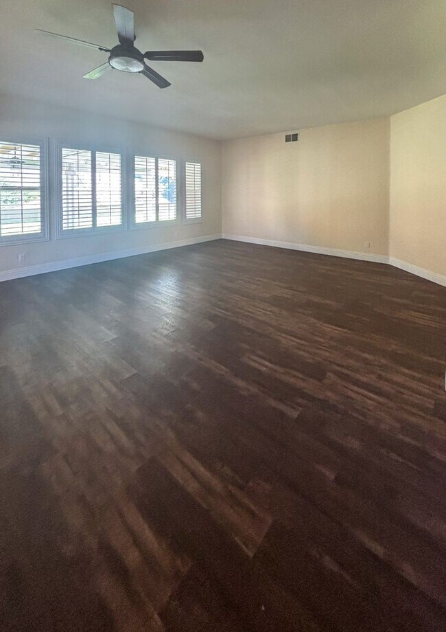 Building Photo - Murrieta - 4 bed / 2.5 bath home