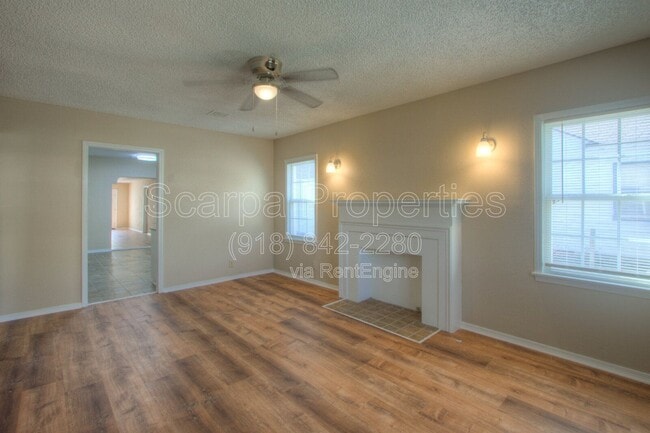 Building Photo - 230 E Zion St